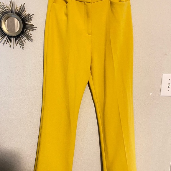 Zara Elegant Textured Flare pants in yellow. - Picture 4 of 9
